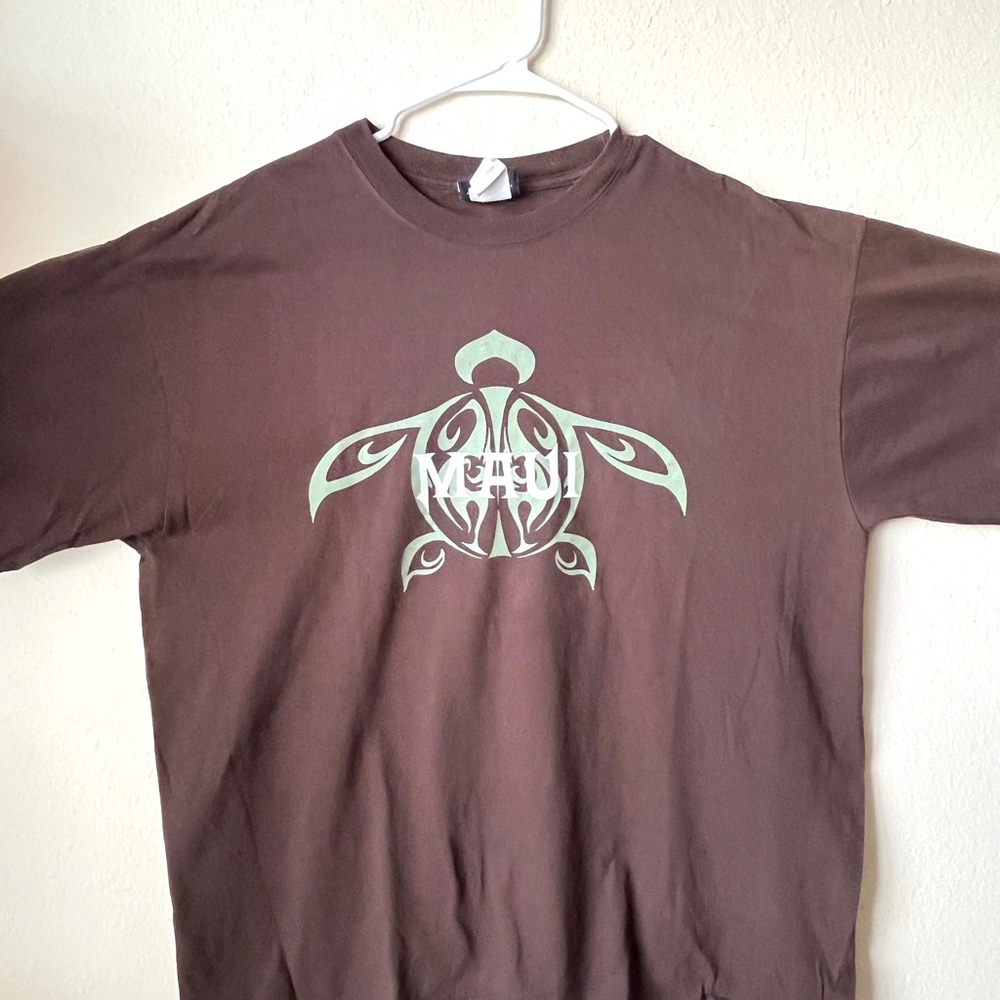 Maui Hawaii Brown Turtle Graphic Men's Shirt